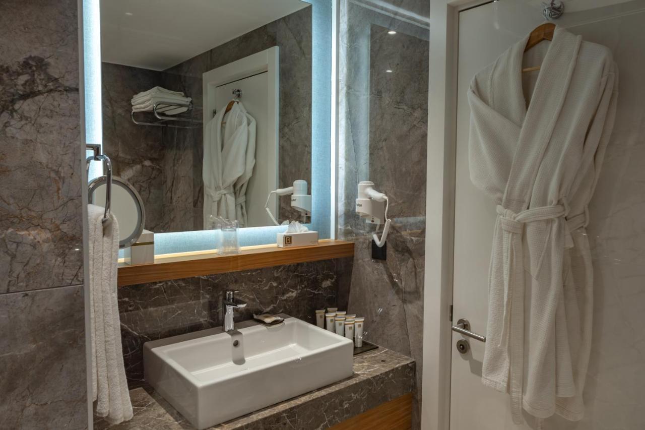 Economy Double or Twin Room French Balcony