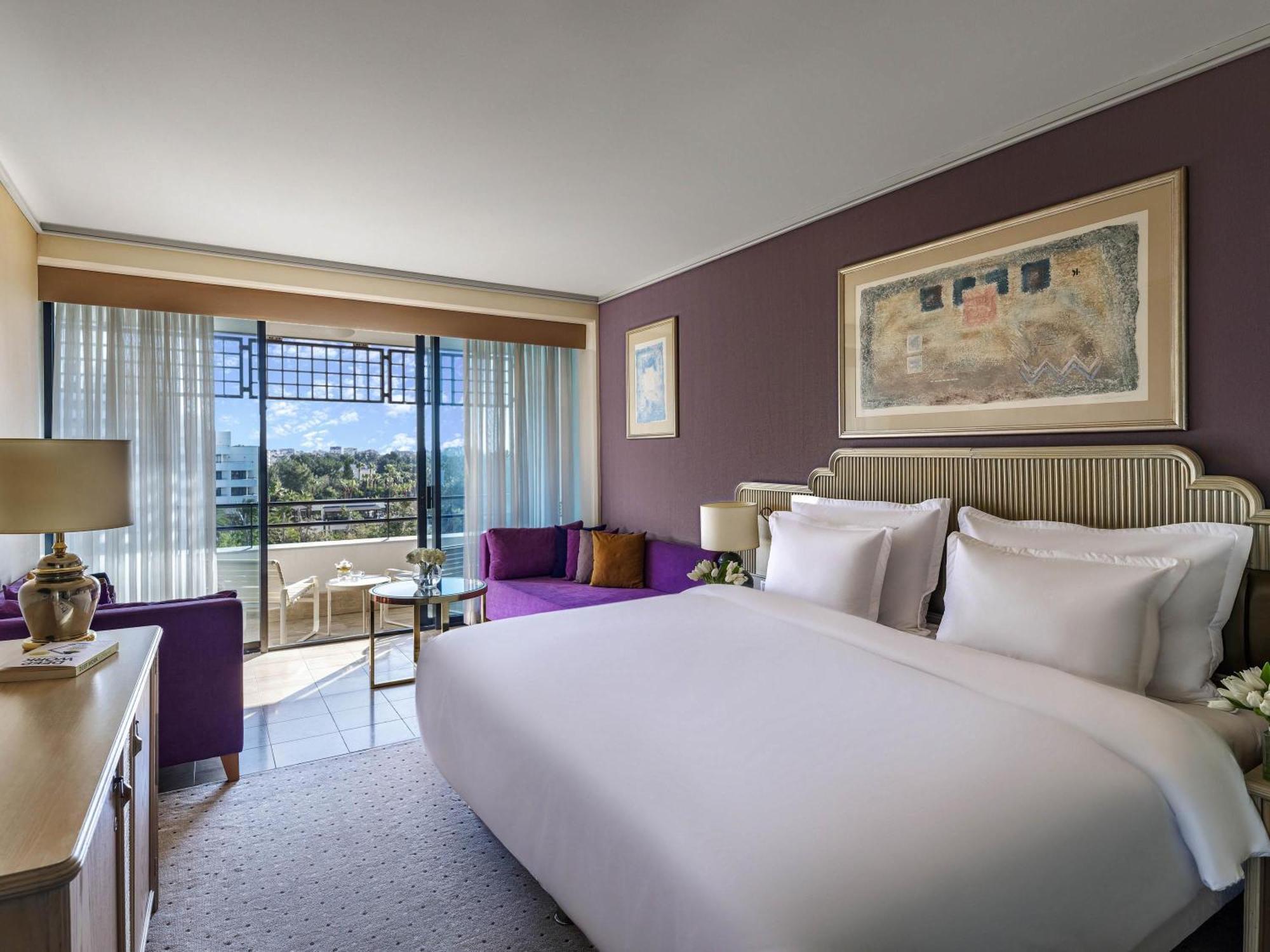 Chambre Double Confort avec 2 Canapés-Lits - Vue sur Ville