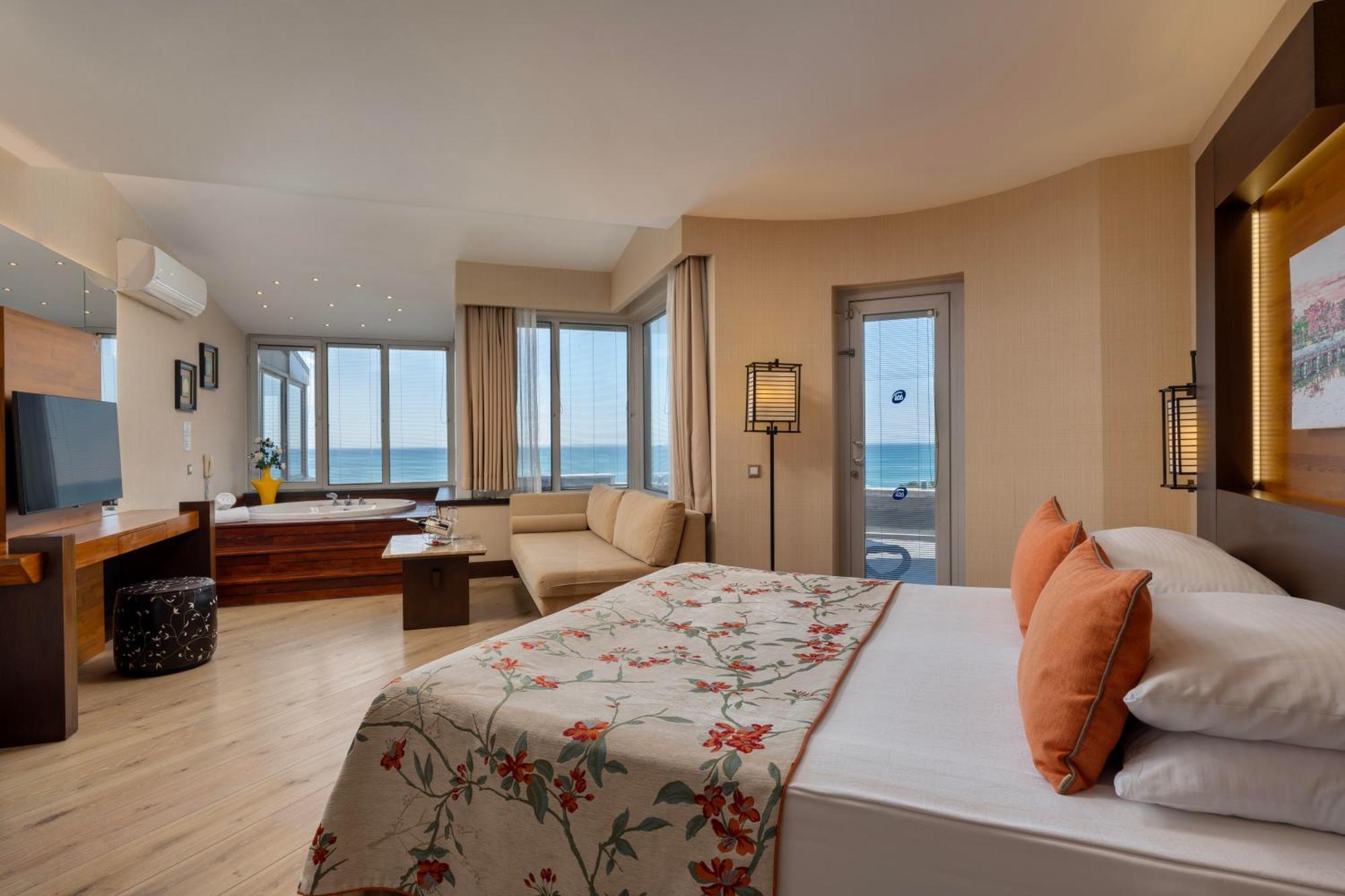 Junior Suite Spa Bath Sea View